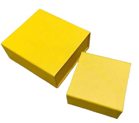नालीदार आयत 80gsm ऑफसेट कागज उपहार पैकिंग बक्से CMYK रंग
